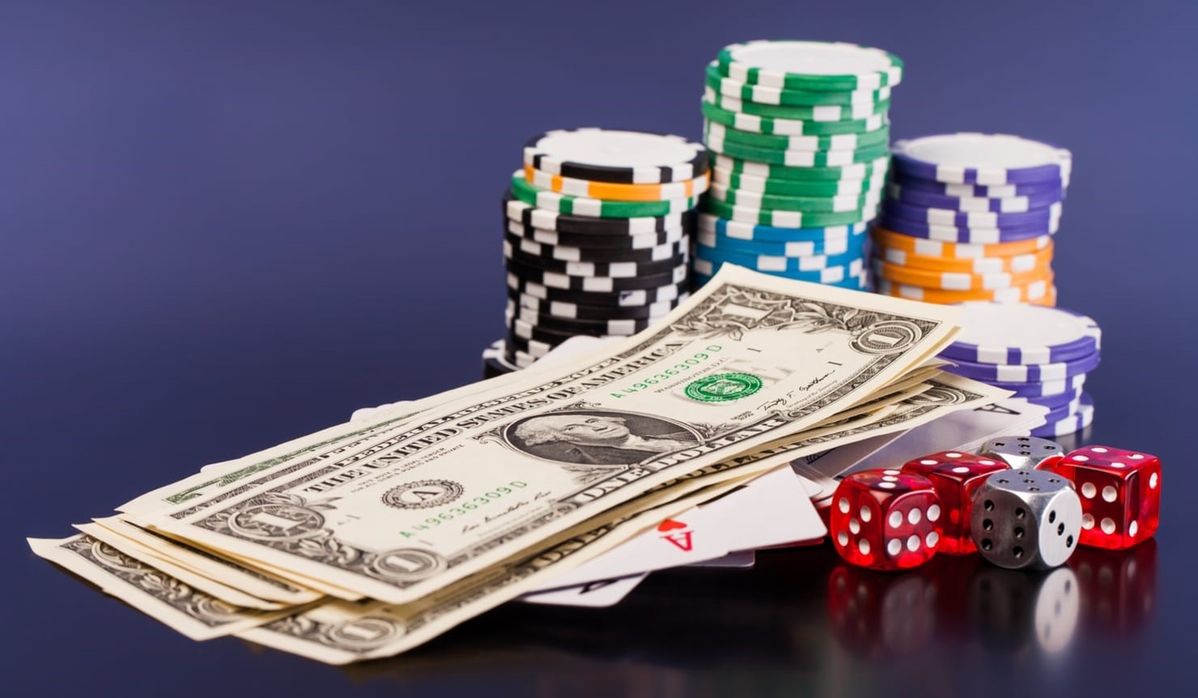 Bicycle Cards کیسینو میں سلاٹ کھیلنا شروع کریں۔